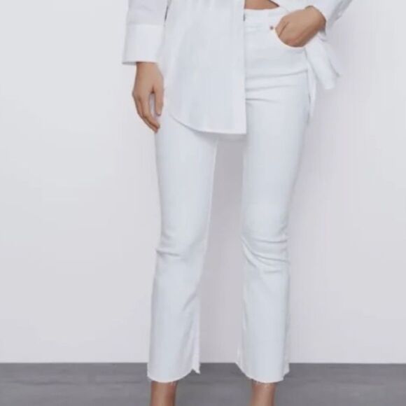 Zara Denim - Zara, NWT, women’s raw hem crop flare jeans size 4 size 8